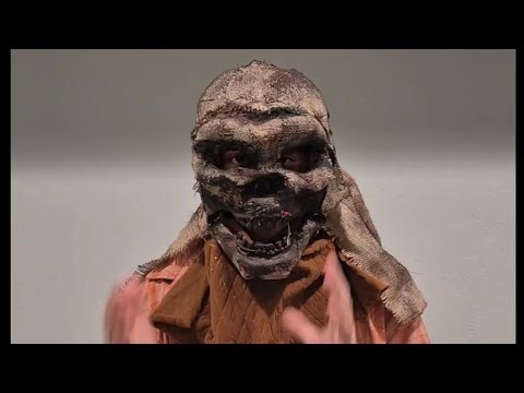Making a scarecrow mask