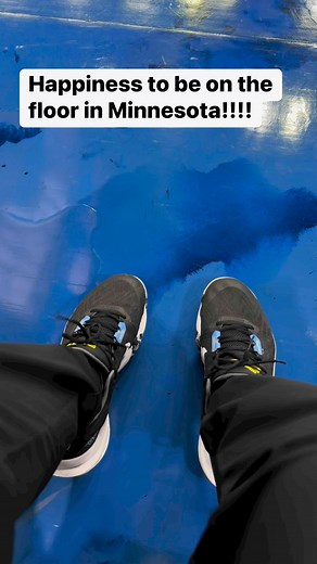 Extreme happiness to be on the floor in Minnesota Timberwolves! | Neon Man