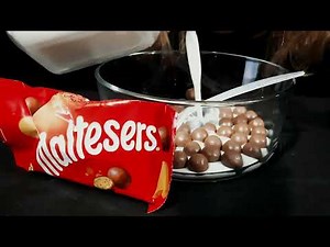 Eating asmr : Maltesers chocolate + milk (crunchy + slurping sounds)