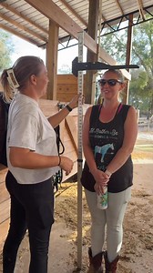 Horse girl shenanigans … measuring your friends 🤣 how tall are you guys in HH? Im just a hair over 15hh 🤣💀 | Trail Twats