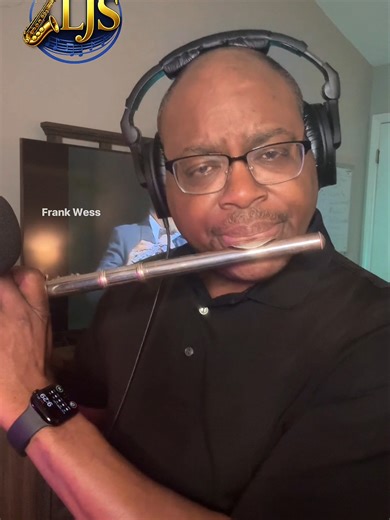 From Frank Wess to Neo Soul. The flute still speaks 🔥 I grew up studying the masters. Frank Wess was one of the first to truly make the flute a serious voice in jazz. Tonight I wanted to bring that same spirit into a Neo Soul / Hip Hop space. Same instrument. Different era. Same intention. Jazz isn’t stuck in a time capsule. It evolves. #LTrainJazzStudios #FlutePlayer #JazzFlute #NeoSoulVibes #HipHopJazz #FrankWess #JazzMusician #FluteLife #Improvisation #ModernJazz #SoulGroove #MusicianLife #J