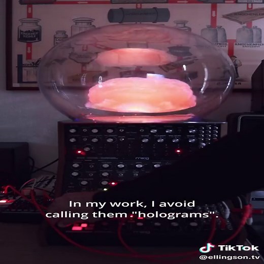 Pepper’s Ghost Effect Explained: Simple Reflection Illusion