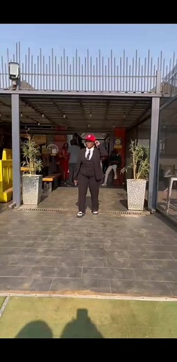 Grand Eat Out Tsakane phakathi inside ���� | Maponso Madineo Matla