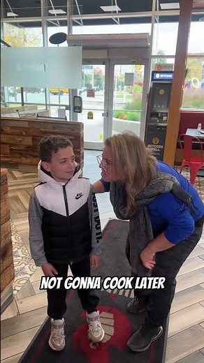 Typical Moms At Tahinis 🤣 ‪@mayahussein_‬ ‪@lahibmk‬