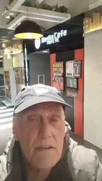 What's It Like Sleeping In An Internet Cafe In Japan?