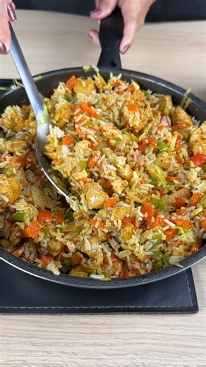 280K views · 10K reactions | Arabic chicken and rice recipe! Now I just want to eat it like this! | YumRecipes | Facebook