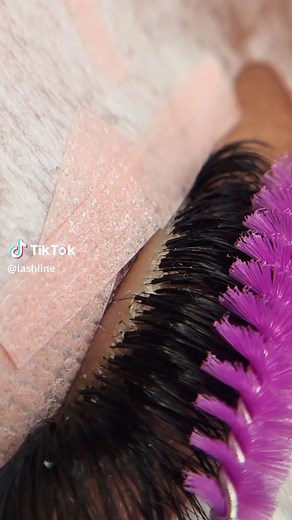Clean Your Lash Extensions: Essential Lash Care Tips