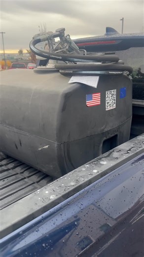 🚜 Fuel Where You Need It — When You Need It! Whether you’re fueling equipment on the farm, a remote job site, or your work truck, this 100-gallon high-density, cross-linked poly fuel transfer tank keeps you running strong. 💧 Key Features: 100-gallon fuel capacity GPI EZ-8 12V transfer pump (8 GPM) — prewired for easy hookup to your trailer connection 17′ low-temp dispensing hose for flexibility in all weather Cim-Tek Pre-Vent vapor control lockable fuel cap for safety Garden rod water block fu