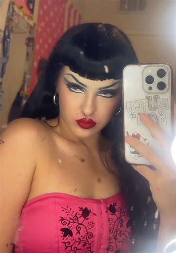 Creating Violet Chachki's Mug for Perfect Makeup