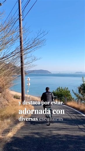 ¡Descubre Naoshima, la isla del arte en Japón! 🎨🏝️ Conocida por sus museos de arte moderno y esculturas al aire libre, Naoshima es el paraíso de los amantes del arte contemporáneo. Déjate sorprender por las obras de artistas como Yayoi Kusama y disfruta de sus hermosas playas y ambiente relajado. ¡Una experiencia única que no te puedes perder! #Naoshima #ArteContemporáneo #Japón #Kyoto #ArteJaponés #Tokio #Kioto #Japón #Turismo #viajes #CulturaJaponesa #conocejapon #traveltotokyo #kyototravel 
