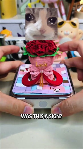 I opened the gift my ex gave me when we broke up, and it turned out to be...😇😂🌹🌹#3dcalendar #rose