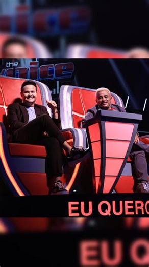 O Matheus e Kauan só queriam um momento de privacidade pra tomar suas decisões. 😂 O episódio completo de #TheVoiceBrasil com conteúdo exclusivo do #MaisVoice já está disponível no #DisneyPlus para ver quando e onde quiser. | Disney