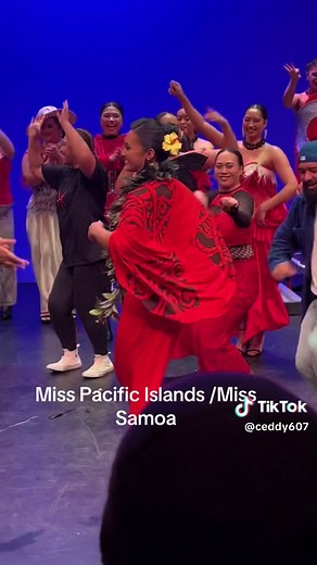 Kuki Dancing and Moemoana Vibes from the Pacific Islands