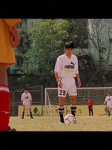 este hombre hizo tres goles seguidos