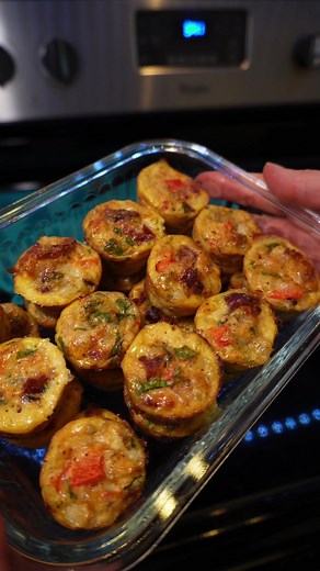 The cottage cheese makes the texture amazing 🤌🏻 #healthybreakfast #breakfastmealprep #mealprep #mealprepbreakfast #highproteinbreakfast #highproteinmeals #highproteinrecipes #healthyrecipes #eggcups