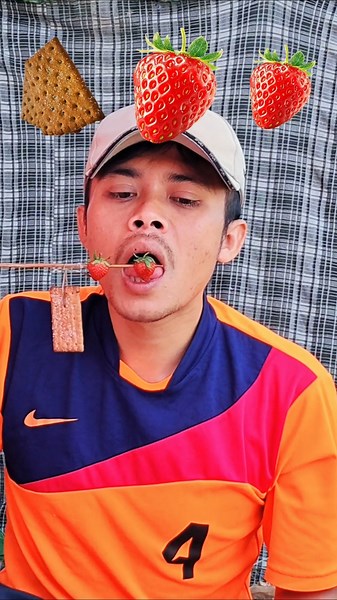WOW 😱 FOOD ASMR MOUTH EMOJI MAGIC 🧇🍓🍓