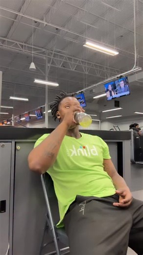 Cedric Wilson on Instagram: "She gotta be 2sum to do sum 😁🍑#xybca #explorepage✨ #fy #bbw #reels"