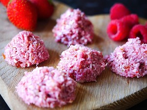 26K views · 131 reactions | Mmm No Bake Strawberry Macaroons!! Quick...