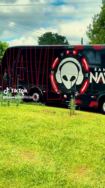 Alien Bus: Exploring Extraterrestrial Adventures