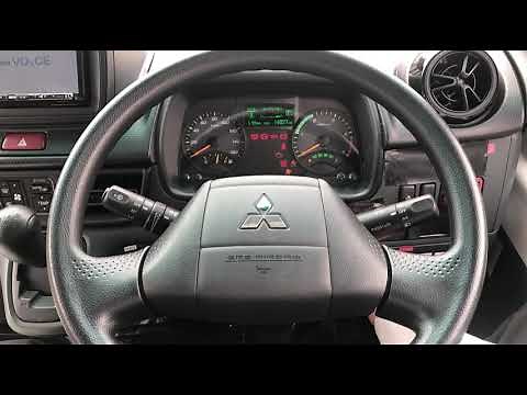 マイクロバスエンジン始動 三菱ふそう新型ローザ bus driver