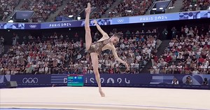 Olympia 2024: Darja Varfolomeev tanzt in Paris mit dem Ball zu Michael Jackson und begeistert Publikum sowie Jury