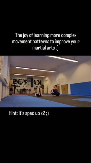 Learning more complex movemrnt chains will improve your body intelligence and therefore basically your overall intelligence. Whether emotionally or intellectually. Taking your time, have fun, celebrate every step and enjoy the process are key things for learning on a nervousszmystem friendly basis :) | Genius Bodies