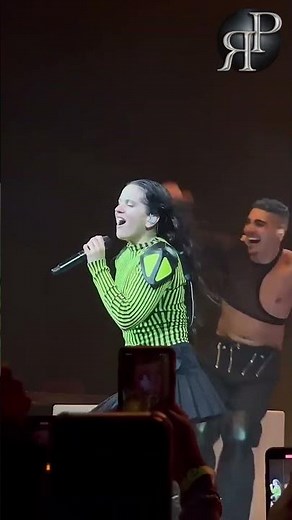 ROSALÍA Y RAUW ALEJANDRO: UNA PERFORMANCE CON MUCHA QUÍMICA 🔥