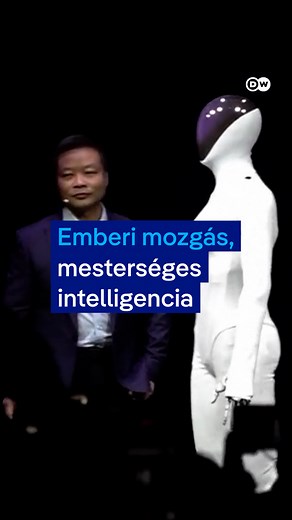 212K views · 1.8K reactions | Elbukott a bemutatón az orosz  AIDOL mesterséges intelligencia robot, míg a kínai  XPeng IRON már úgy mozog, mint egy ember. Bionikus izmokkal, szintetikus bőrrel és Turing AI chipekkel felszerelve, és 2026-tól recepciós és bemutatótermi feladatokra tervezik tömeggyártani. #robotok #AI #Kína #Oroszország #dwdigital | DW Magyar | Facebook