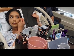 Woman Who Did Makeup While in Labor Will Doll Up Others Before Delivery