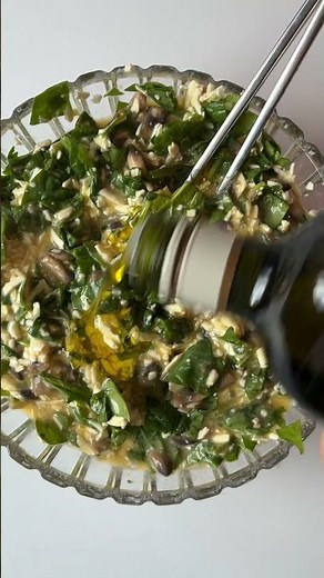 The EASIEST Spinach Feta Lasagna #foodshorts #easyrecipes #lasagna #comfortfood #pasta #spinach