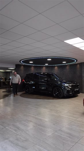 Now live on our website 👇 Meet this stunning BMW X5 30d MHT M Sport — the perfect blend of performance, luxury, and efficiency. Finished in Black Sapphire Metallic, this diesel hybrid SUV delivers serious power with everyday usability. 🚗 Key Details: • Model Year: 2021 (21) • Mileage: 48,223 miles • Engine: 3.0L Diesel Hybrid • Power: 282 BHP • Torque: 479.4 lbs/ft • Top Speed: 146 mph • Spec: £12,775 worth of factory extras 💷 Now available for £41,992 This X5 offers commanding road presence,