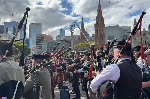 374 Bagpipers Break World Record By Playing 'It's A Long Way To The Top' In Melbourne
