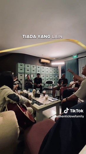 Kau Tetap Allah - Lagu Rohani Nikita