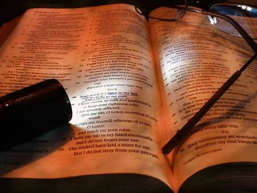 Bible Lesson on Psalm 119:105 for Children