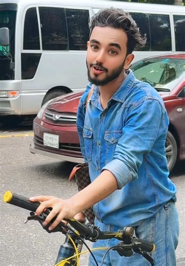 mon bujhena . . . #justayaanshow #ayaankhan #fyp #song #newlook