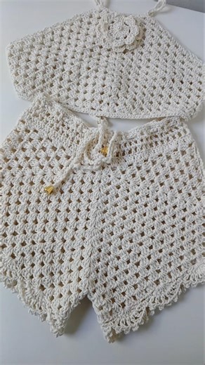 Crochet blogger-style set #crochet #crocheting #crochetbikini #crochet