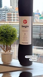 Manduka begin yoga mat 5mm - Black #YogaAum #MandukaThailand #Manduka #YogaMats #Mats #เสื่อโยคะ #BeginMat | YogaAum