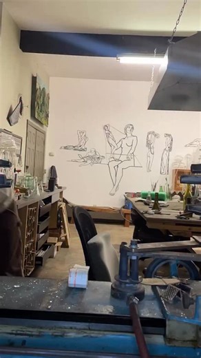 Product Design on Instagram: "Designer Elliott Todd turns discarded bottles into elegant wine glasses, blending recycled materials with traditional flame‑working and glassblowing lathe techniques. What once was waste becomes refined drinkware—an artful transformation that highlights both craftsmanship and sustainability. Designer: Elliott Todd @et_glass Join @megosu - the design platform that gives stage to the most refreshing designers. #megosu #production #recycleddesign #glassblowing #sustain