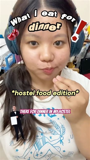 Whats for dinner in my hostel😳?! // #shorts #whatieatinaday #hostellife #truedialogue