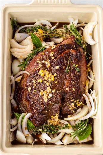 This Honey Balsamic Chuck Roast is on my holiday menu this year! And you won't believe how easy it is! Recipe below. | Cooking For My Soul