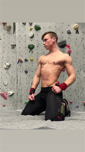 Will just play around a bit here on TikTok😄💪🏼 Maybe this will inspire me to be even more creative💕 Check out my Insta: Sebastianb98 and Twitter: BastianGate98 #gym #fitness #gay #athlete #strong