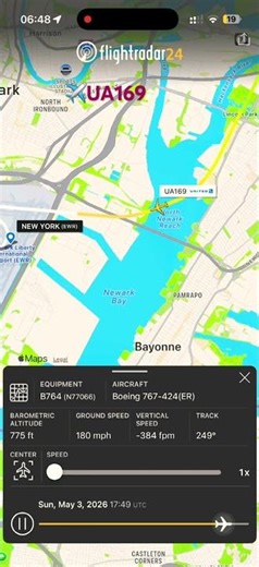 UA169 gets LOW on Final #ua169 #aviation