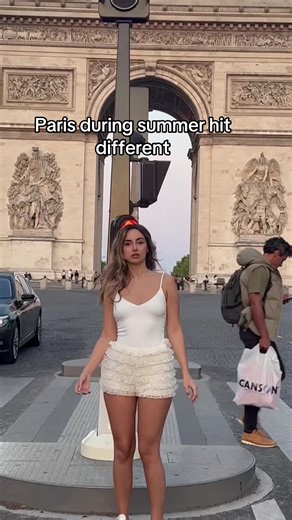 Vidéos de Tiffanya (@tiffanya_labg) avec Ice 2 Water - Wakyin & Ronis Goliath & bees & honey