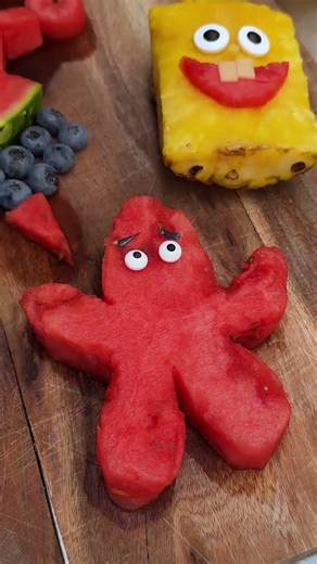 Spongebob Fruit Platter! A fruity adventure under the sea 🌊🍓