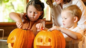 How to carve a Halloween pumpkin