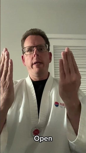 Learn how to sign store, open, and close in ASL 🏬