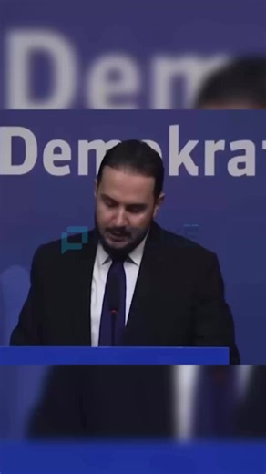 Ish-deputeti i Partisë Demokratike, Ervin Salianji, ka mohuar kategorikisht mundësinë e krijimit të një force të re politike, duke theksuar se angazhimi i tij do të mbetet brenda Partisë Demokratike dhe se synimi është reformimi dhe rikthimi i saj në një forcë fituese. Në një deklaratë publike, Salianji u shpreh se problemet kryesore të PD-së nuk lidhen me idetë apo reagimet e demokratëve që kërkojnë ndryshim, por me mungesën e ideve nga lidershipi aktual dhe përpjekjet për të mbajtur partinë në