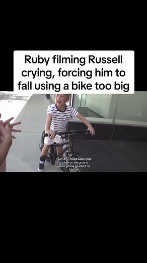 8 Passengers Vlog Featuring Russell, Ruby, and Family Moments