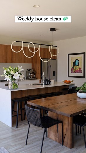 Simone Anderson (Forsyth) on Instagram: "🏡💫 Wondering what our weekly house clean looks like? Here’s a breakdown of our routine: I kicked off the day with all my steam cleaning bright and early because, let’s face it, nobody needs to see me looking like a zombie at 4 am! 🤣 Kitchen: * Steam clean drain and around taps * Wipe cabinets * Clean appliances * Clean benches and stove top * Empty bins and give them a good clean Bathrooms: * Steam clean sink, taps, toilets, and shower * Clean sinks &