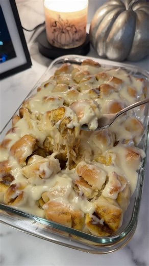 Revi on Instagram: "Pumpkin cinnamon roll bites with cream cheese icing 😋 might be one of the tastiest treats ever Dough: 1 cup warm milk 110 degrees F 3 tbs sugar 2 1/2 tsp active dry yeast 3 1/2 cups all purpose flour 4 tbs melted butter 1 egg 1 tsp salt Filling: 3 tbs softened butter 1/2 cup pumpkin puree 1/4 cup brown sugar 2 tsp cinnamon 1/2 tsp pumpkin extract or pumpkin spice 1/2 tsp nutmeg Icing: 2 oz softened cream cheese 2 tbs softened butter 1/2 cup powdered sugar 2 tbs milk #recipe